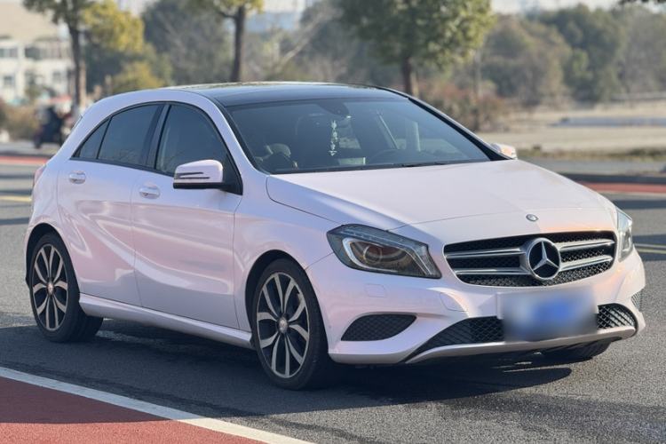 Used Mercedes-Benz A-Class (Import) 2015 A 200 Fashion Model
