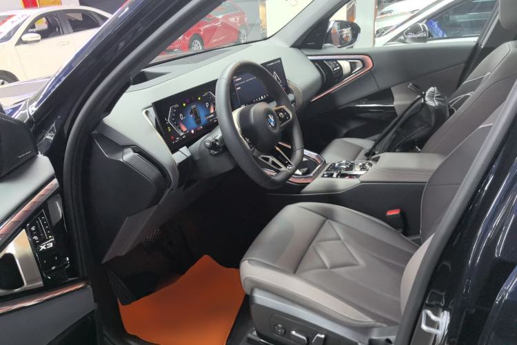 Used BMW X3 2025 xDrive30L Luxury Edition M Sport Package Left Front Seat