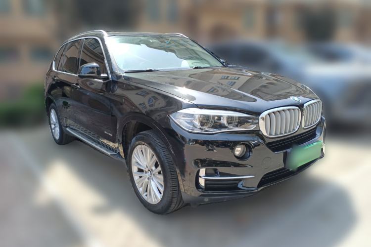 Used BMW X5 2017 xDrive28i Front Right 45 Deg
