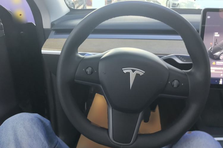 Used Tesla Model Y 2023 Rear-Wheel-Drive Version