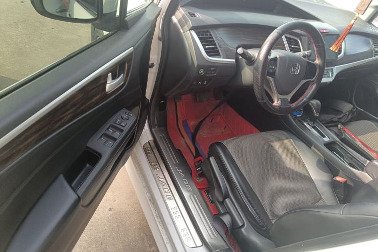 Used Honda Jade 2017 1.8L automatic Comfort version 5 seats
