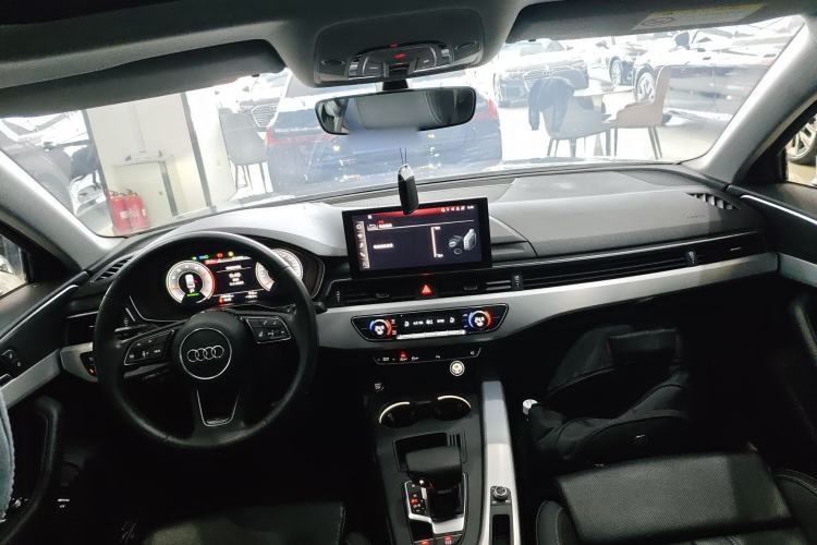 Used Audi A4L 2022 40 TFSI Fashion Dynamic Model Center Console