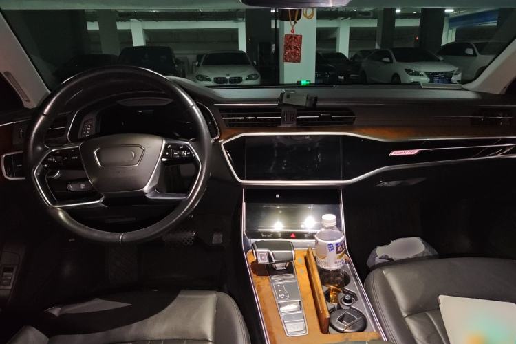 Used Audi A6 2021 allroad quattro Explorer 55 TFSI Prestige Off-Road Model Center Console