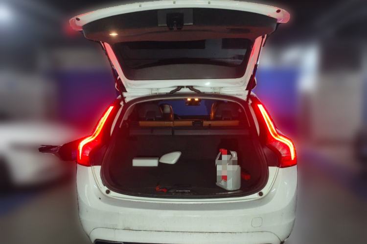 Used Volvo V60 2014 T5 Zhiya Edition Trunk