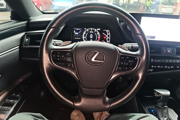 Used Lexus ES 2023 200 Excellence Edition