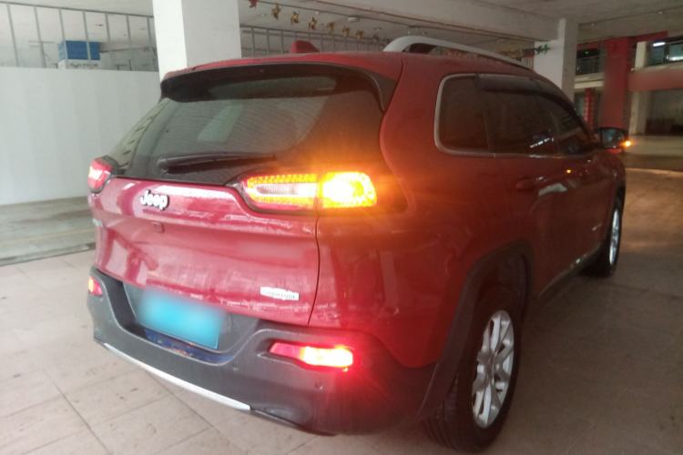 Used Jeep Cherokee 2017 2.0L Superior Edition Rear Right 45 Deg