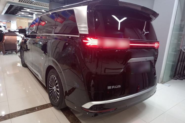 Used Denza D9 2024 DM-i 980 Four-Wheel Drive Prestige Model
