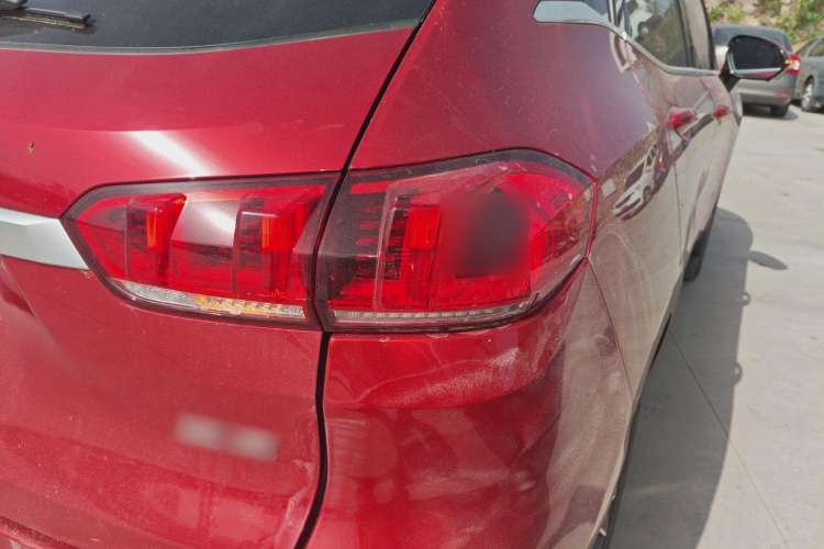 Used Wey VV5 2021 1.5T Two-Wheel Drive Color Pioneer