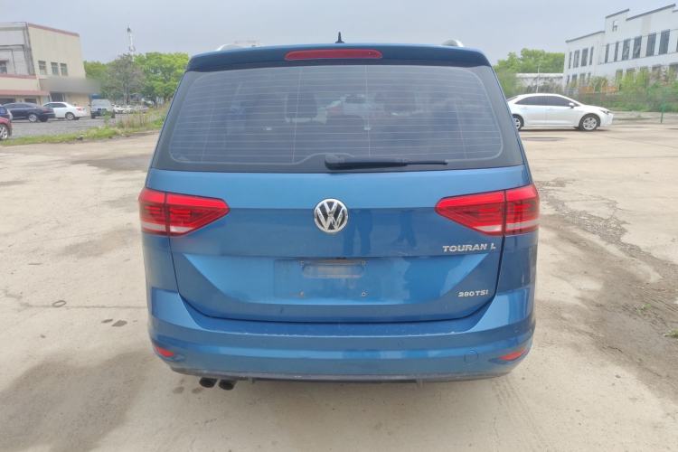 Used Volkswagen Touran 2016 Volkswagen Touran L 280TSI DSG Comfort Edition
