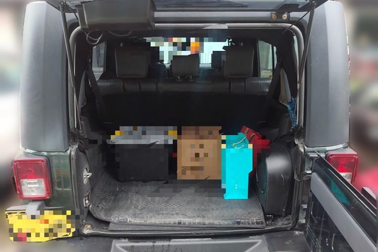 Used Jeep Wrangler 2009 3.8L Rubicon four-door model
