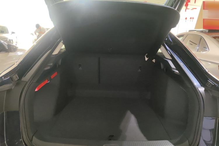 Used Volkswagen ID.7 VIZZION 2024 AIR model Trunk