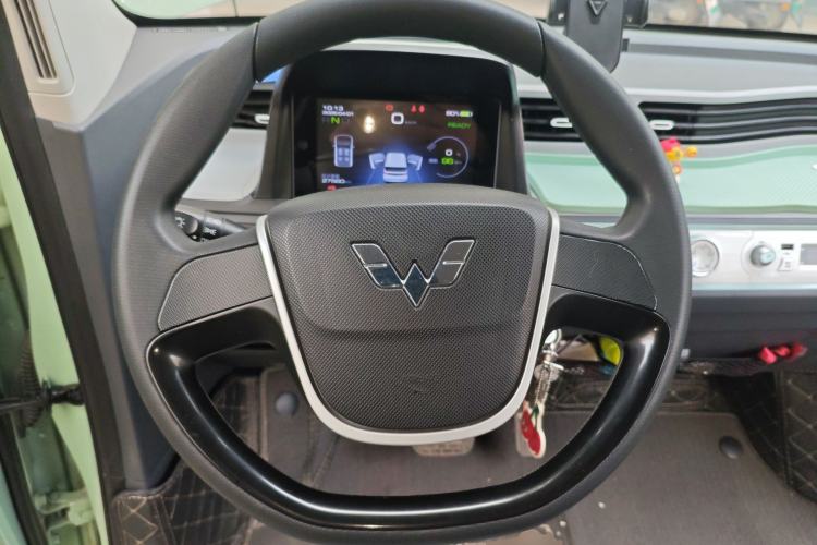 Used Wuling Hongguang MINIEV 2022 Macaron Fashion Model Lithium Iron Phosphate Steering Wheel