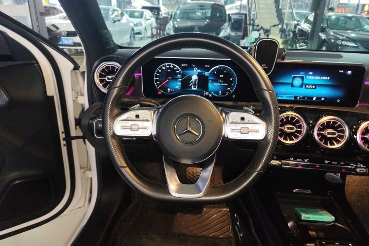 Used Mercedes-Benz A-Class 2020 Restyled A 200 L Sport Sedan Fashion Version Steering Wheel