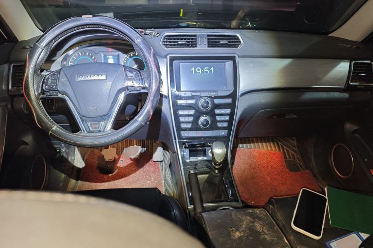 Used Haval H2 2016 Red Label 1.5T Manual Two-Wheel Drive Elite Model
