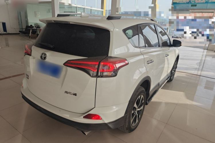 Used Toyota RAV4 2018 2.0L CVT Two-Wheel Drive Fashion X Edition