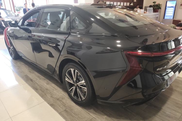 Used Hongqi EH7 2025 600 Smart Selection Edition