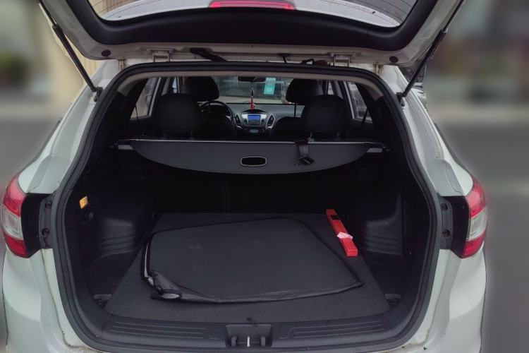 Used Hyundai ix35 2013 2.0L Automatic Two-Wheel Drive Smart GLS China IV Standard Trunk