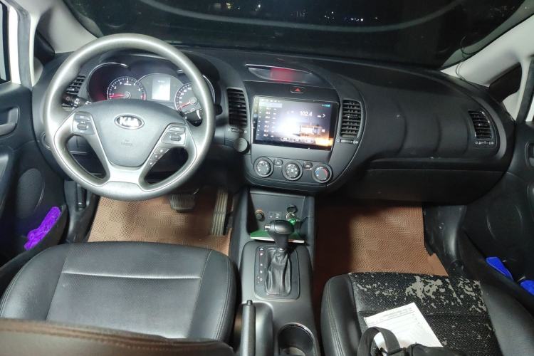 Used Kia K3 2015 1.6L Automatic GL Center Console