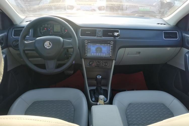 Used Skoda Rapid 2015 1.6L Automatic Smart Selection Model
