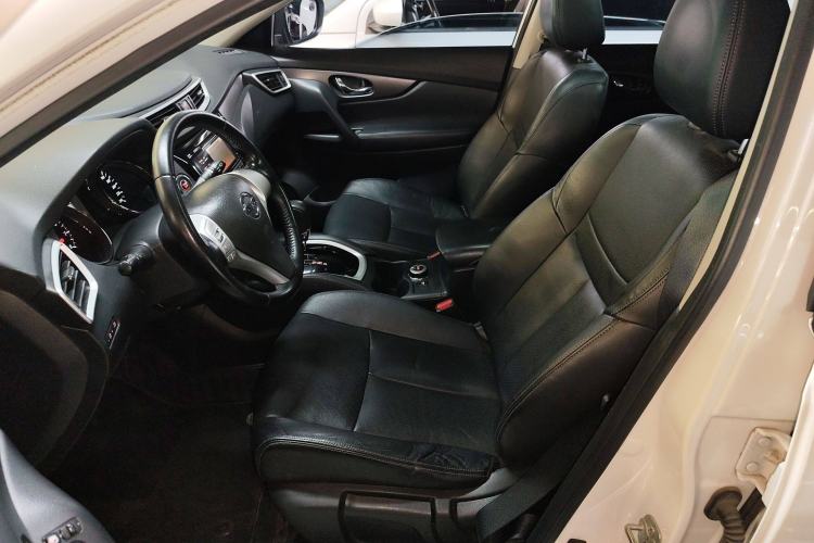 Used Nissan X-Trail 2016 2.0L CVT Smart Enjoyment Version 4WD
