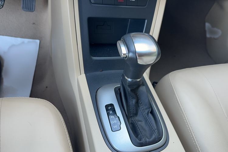 Used Roewe 350 2015 1.5L Automatic Luxury Sunroof Edition
