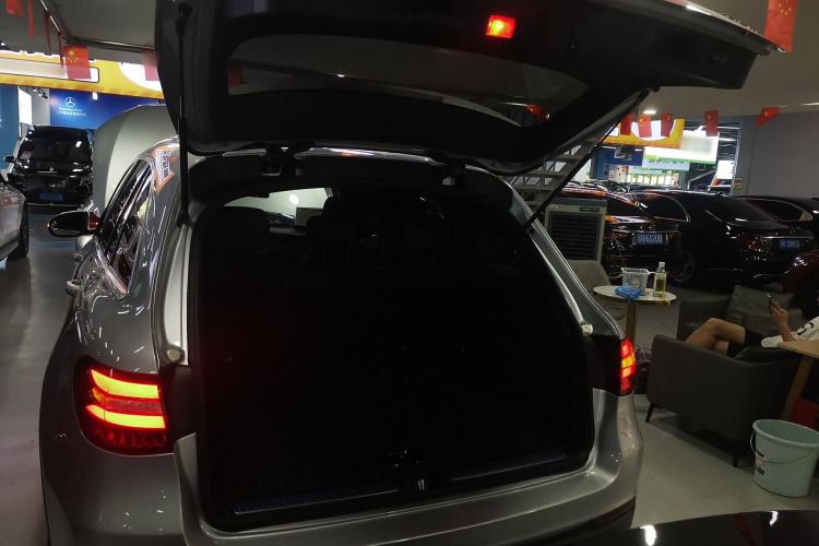 Used Mercedes-Benz GLC 2016 GLC 300 4MATIC Dynamic Model
