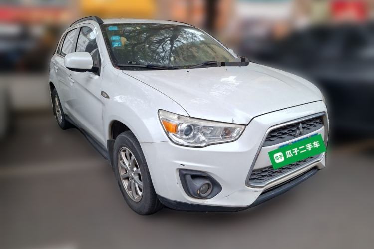 Used Mitsubishi ASX 2013 2.0L CVT Two-Wheel Drive Elite Edition Front Right 45 Deg