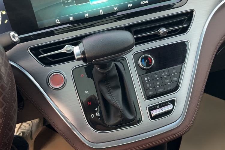 Used Hanteng V7 2019 1.5T Automatic Flagship Model 7 Seats China V Emission Standard
