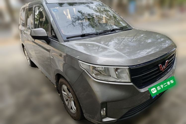 Used Wuling Hongguang PLUS 2019 1.5T Manual Comfort Version 7 Seats
