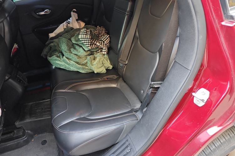 Used Jeep Cherokee 2016 2.0L Superior Edition