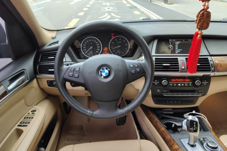 Used BMW X5 2013 xDrive35i Leading Model Steering Wheel