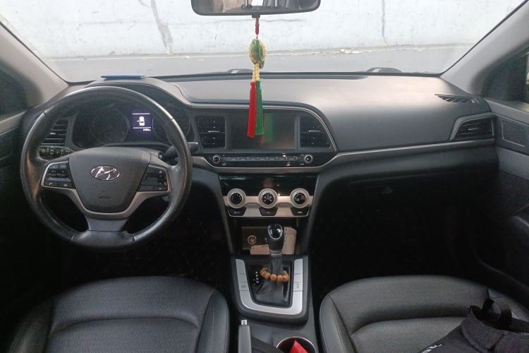 Used Hyundai Elantra (6th Generation / Lingdong) 2019 1.5L CVT ZhiXuan – Elite Version Center Console