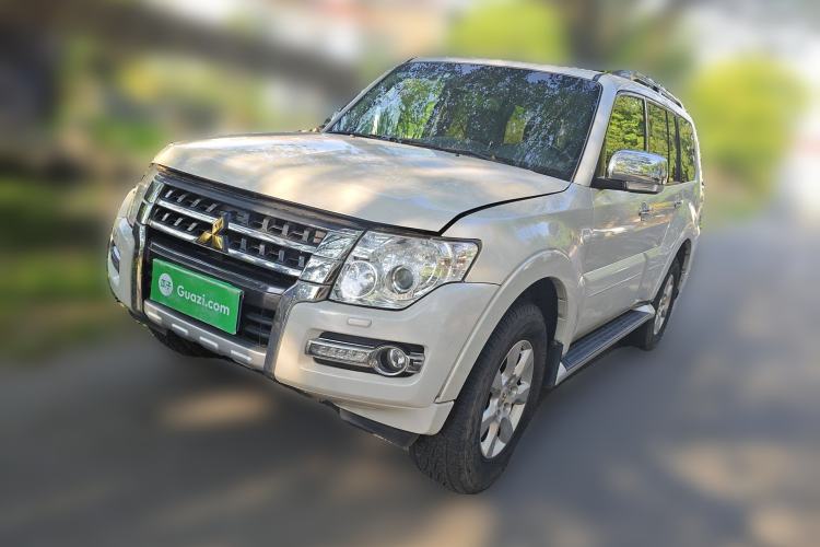 Used Mitsubishi Pajero 2015 3.0L Automatic Elite Plus Version China V Standard