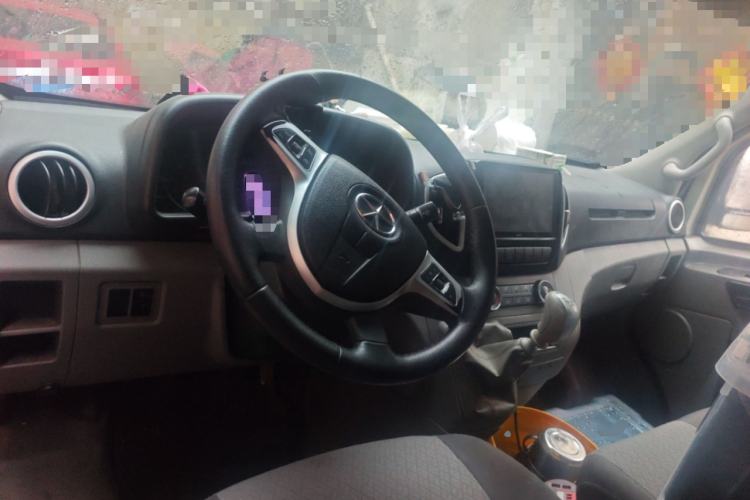 Used JAC Sunray 2017 2.0T Short-Wheelbase Mid-Roof StarTourer Light Commercial Van