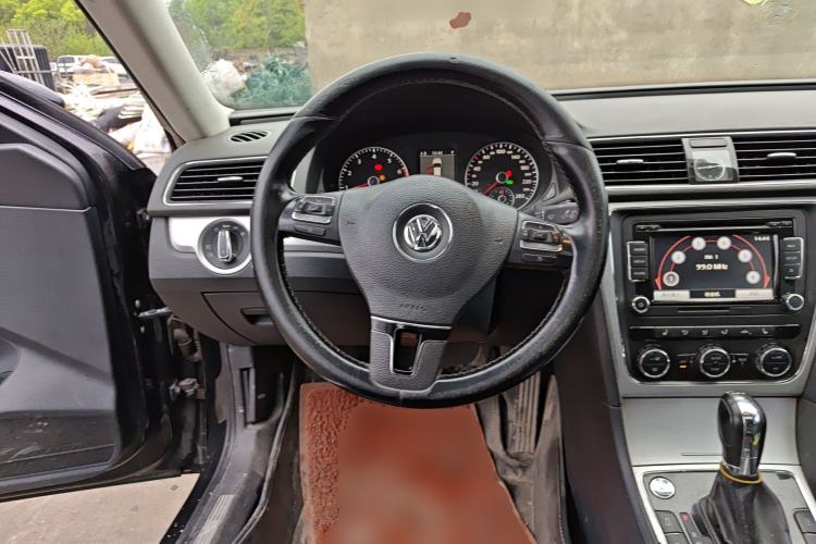 Used Volkswagen Passat 2015 1.8TSI DSG Prestige Edition Steering Wheel