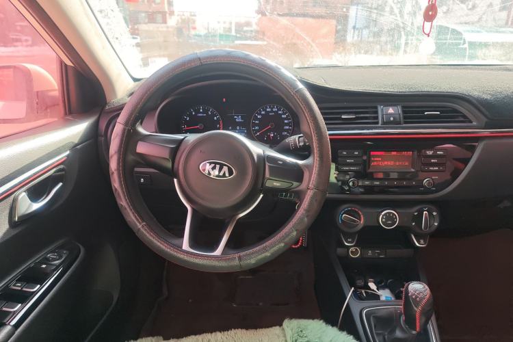 Used Kia KX Cross 2017 1.4L MT GLS
