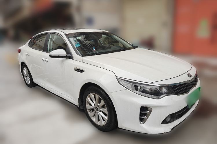 Used Kia K5 2016 1.6T Automatic LUX Front Right 45 Deg