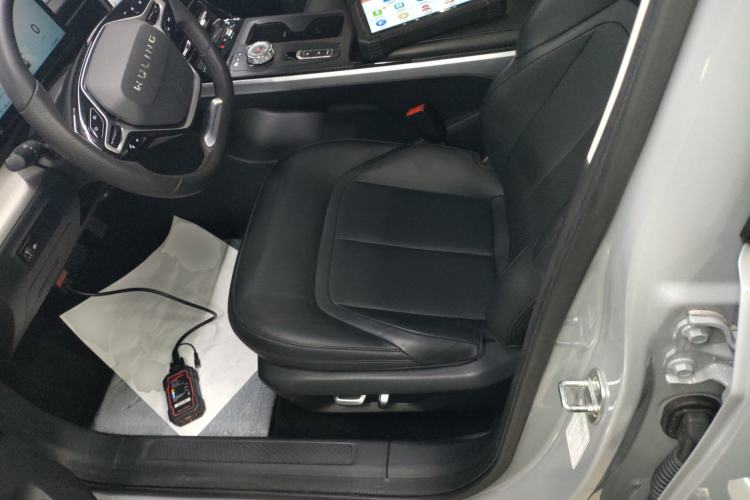 Used Wuling Xingguang 2024 Co-Creation Edition 510 Advanced Model
