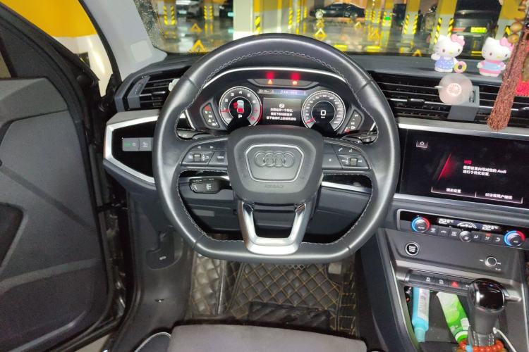 Used Audi Q3 2023 35 TFSI Fashion Dynamic Model (1.4T) Steering Wheel