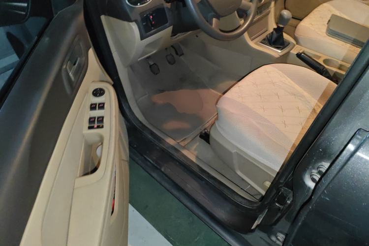 Used Ford Focus 2013 Sedan Classic 1.8L Manual Base Model