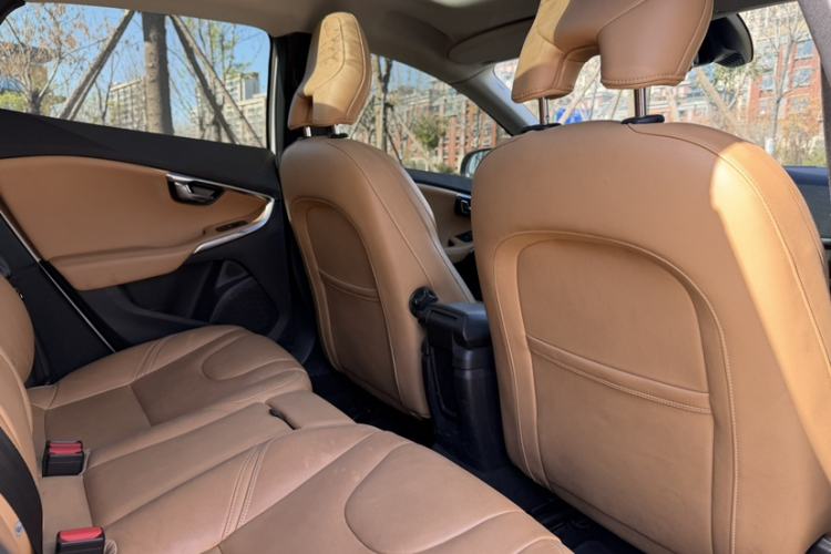 Used Volvo V40 2018 T3 Zhiyi Edition