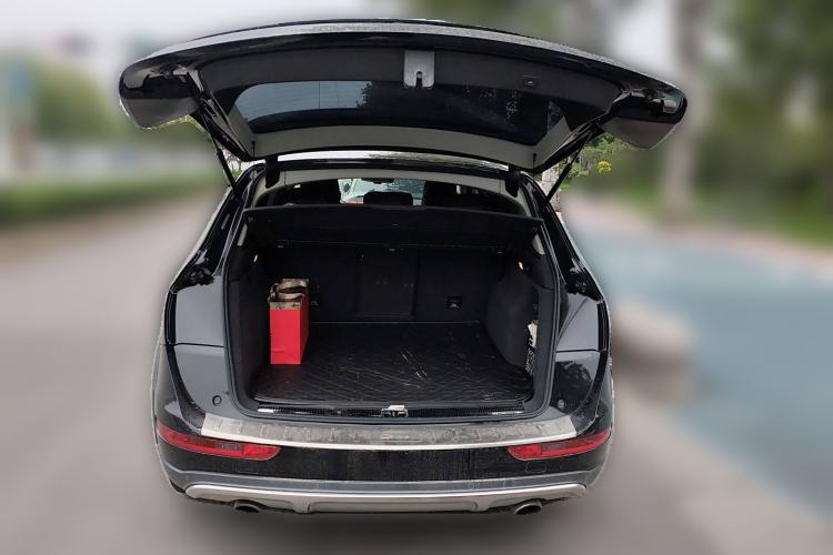 Used Audi Q5 2018 Collector's Edition 40 TFSI Technology Model
