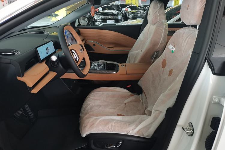 Used Geely Galaxy 8 2025 130km EM-i Prestige Edition Left Front Seat