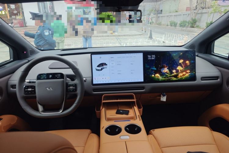 Used Li Auto i8 2025 Model Standard Version Center Console