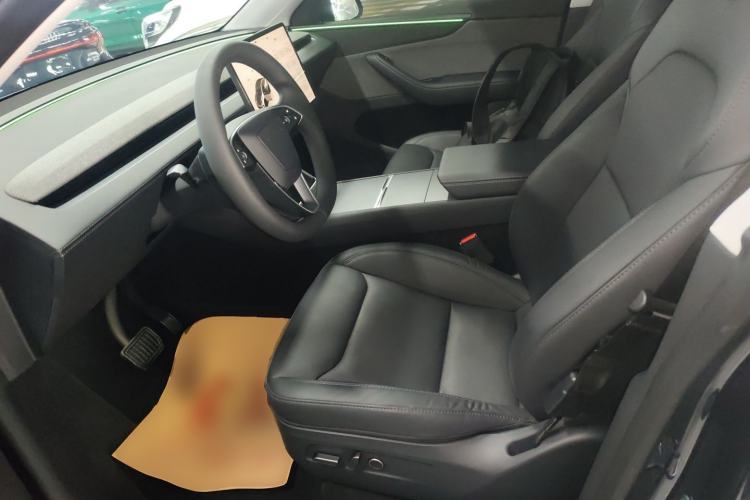 Used Tesla Model Y 2025 Rear-Wheel-Drive Version Left Front Seat