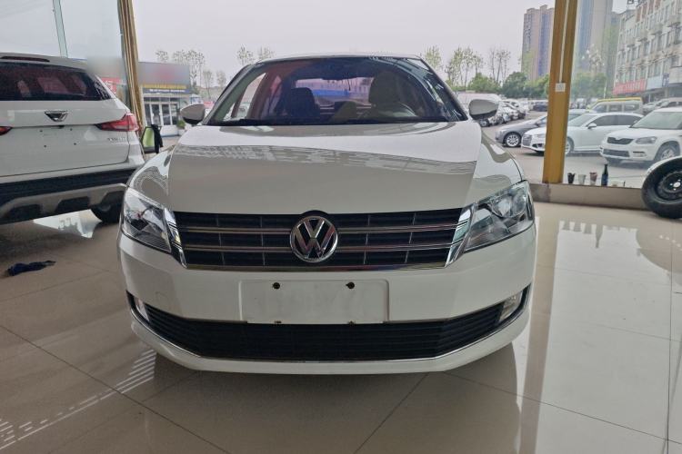 Used Volkswagen Lavida 2013 Revised Version 1.6L Automatic Luxury Edition Front