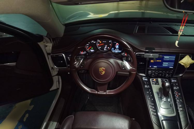 Used Porsche Panamera 2016 Panamera Executive Edition 3.0T Steering Wheel