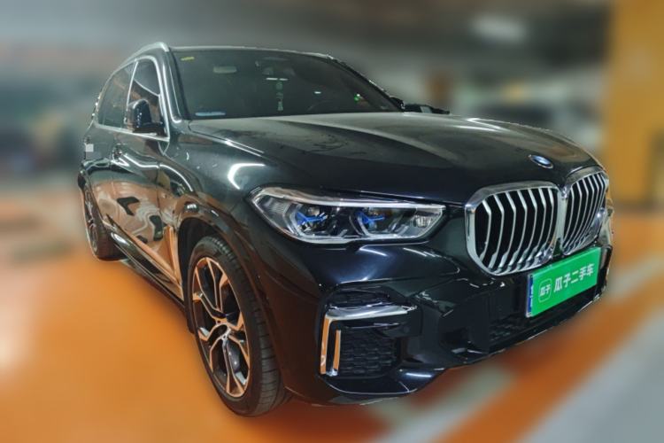 Used BMW X5 2022 xDrive 40Li Luxury Edition M Sport Package Front Right 45 Deg