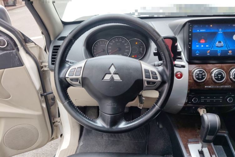 Used Mitsubishi Pajero Sport 2013 3.0L Automatic Two-Wheel Drive Luxury Edition Steering Wheel
