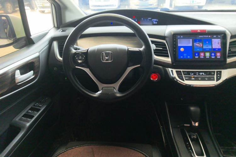 Used Honda Jade 2017 1.8L automatic Comfort version 5 seats Steering Wheel